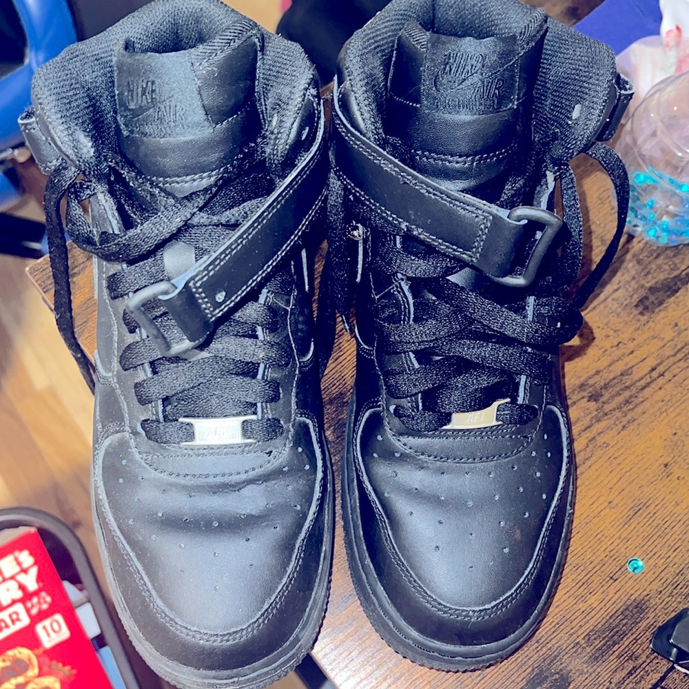 Nike Air Force 1 Mid LE all black